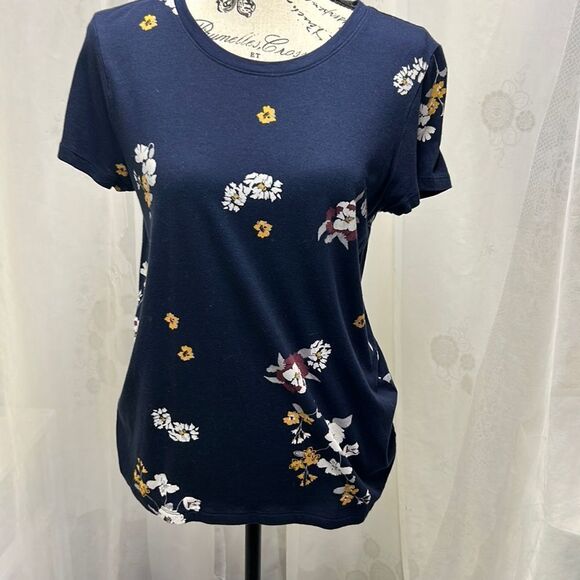 Navy blue with floral print, short sleeve T-shirt from the gap size medium - Picture 1 of 5
